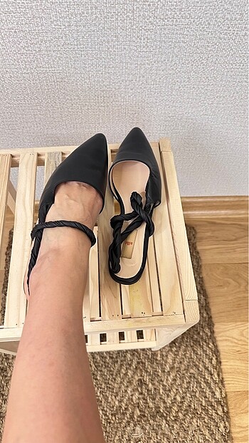 40 Beden Elle açık bant detaylı stiletto