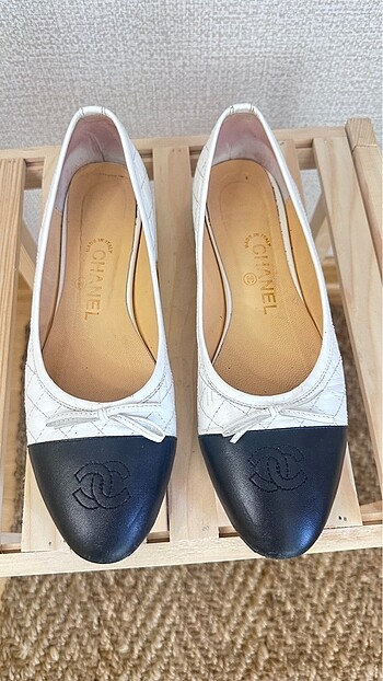 Chanel kapitone deri babet