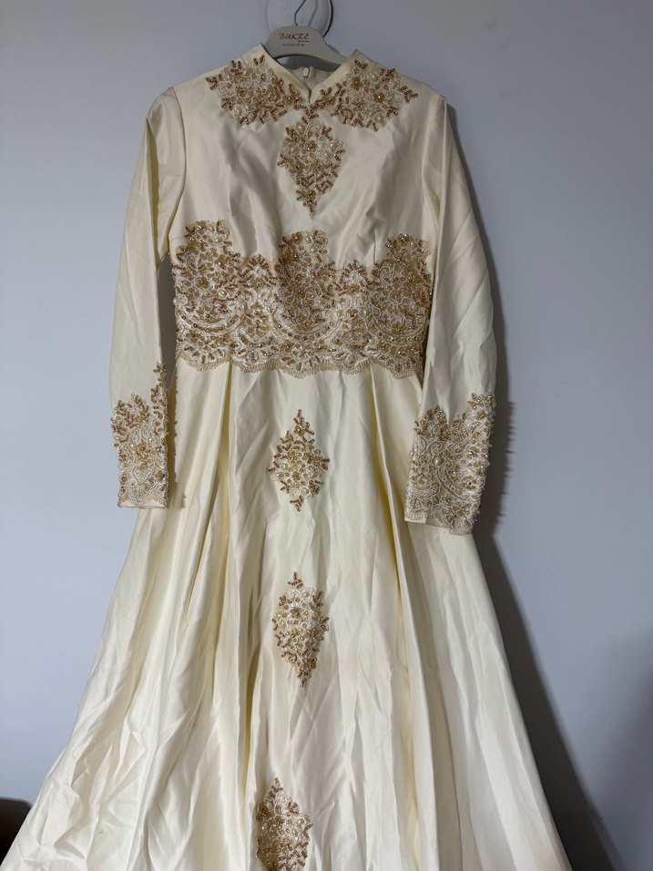 Uzun Kollu Beyaz Nakışlı Vintage nişan elbisesi - Görsel 3