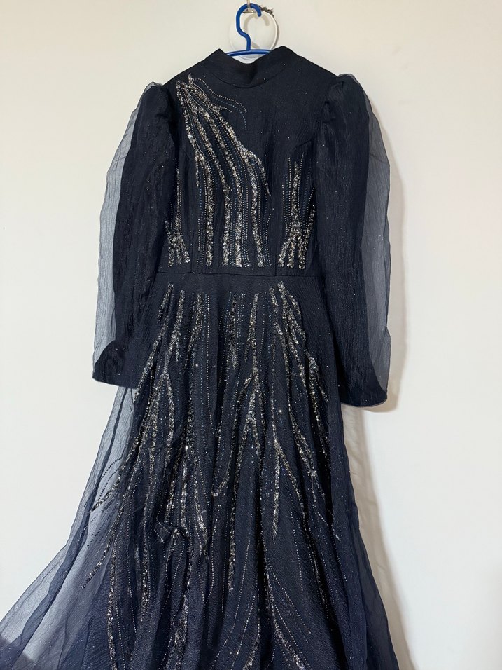 Lacivert Uzun Kollu Nakışlı Gotik Abiye Elbise - Görsel 2