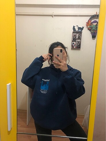 sweatshirt