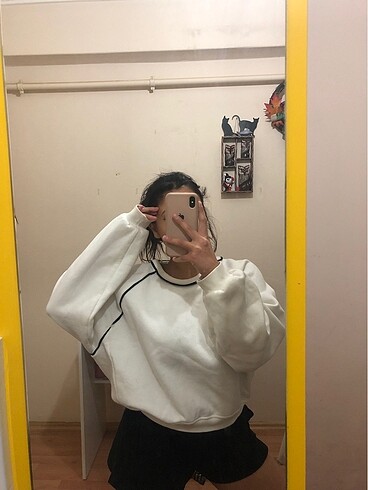sweatshirt