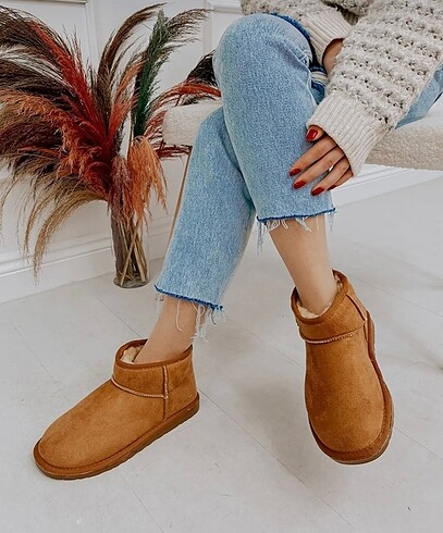 Ugg İçi tüylü kahverengi ugg model bot