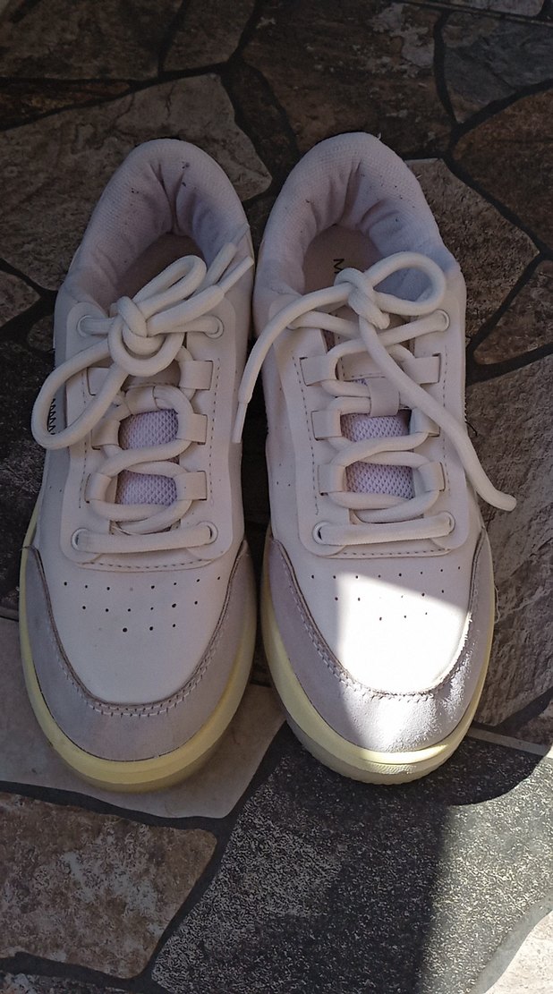 Beyaz Bağcıklı Kadın Spor Ayakkabı - Görsel 3