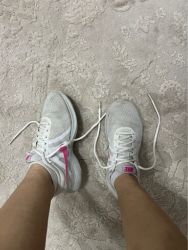 Nike spor ayakkabı