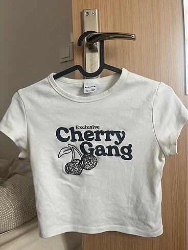 Bershka crop