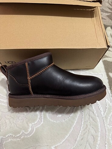 37 Beden UGG kahverengi deri bot