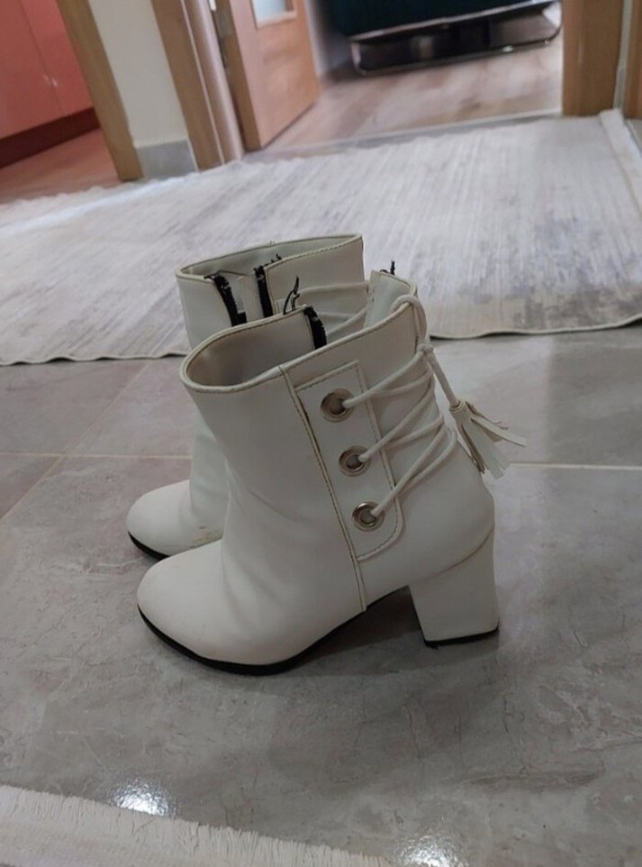 Beyaz Deri Stiletto Topuklu Kadın Bot - Görsel 2