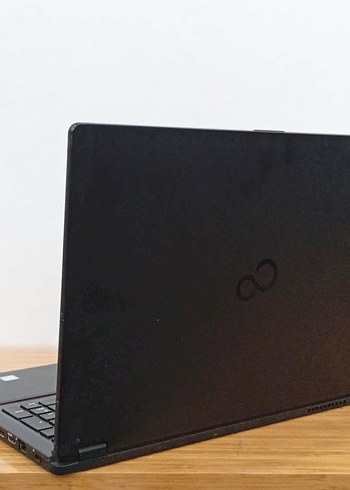 Fujitsu Lifebook U757 İ5 7300U - Görsel 7