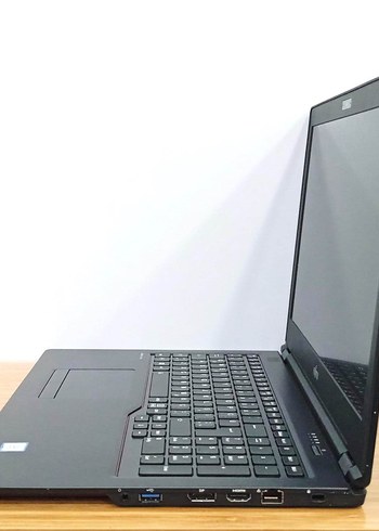 Fujitsu Lifebook U757 İ5 7300U - Görsel 5