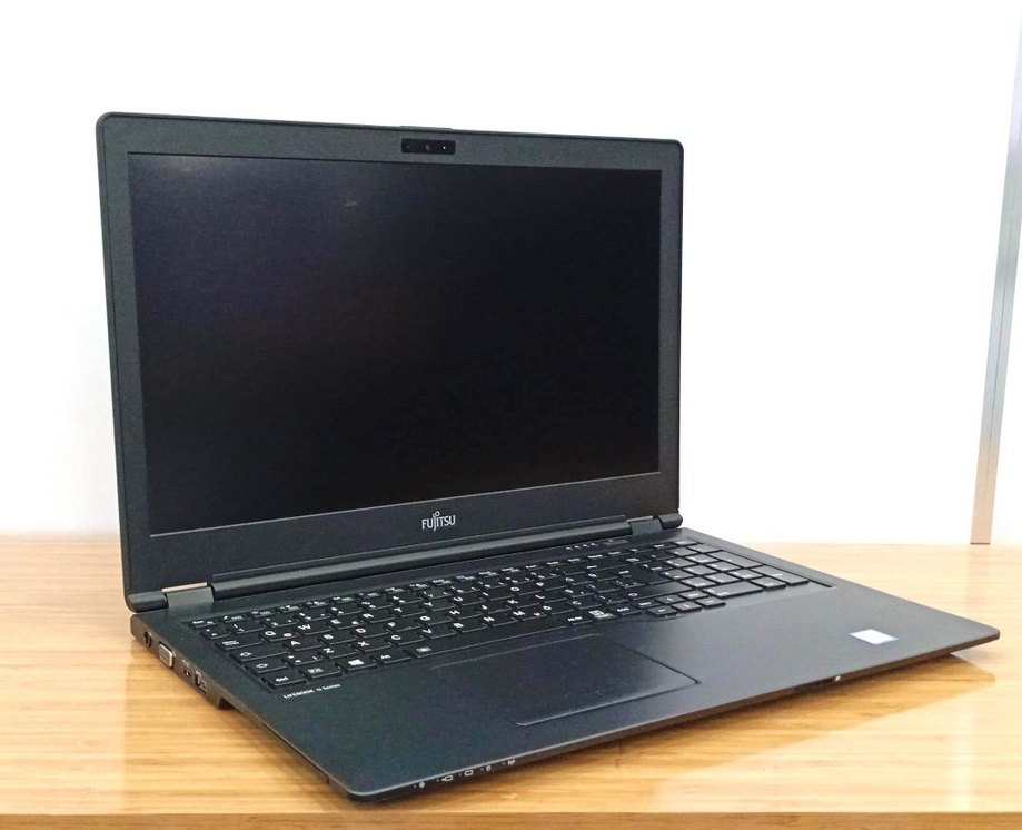 Fujitsu Lifebook U757 İ5 7300U - Görsel 2
