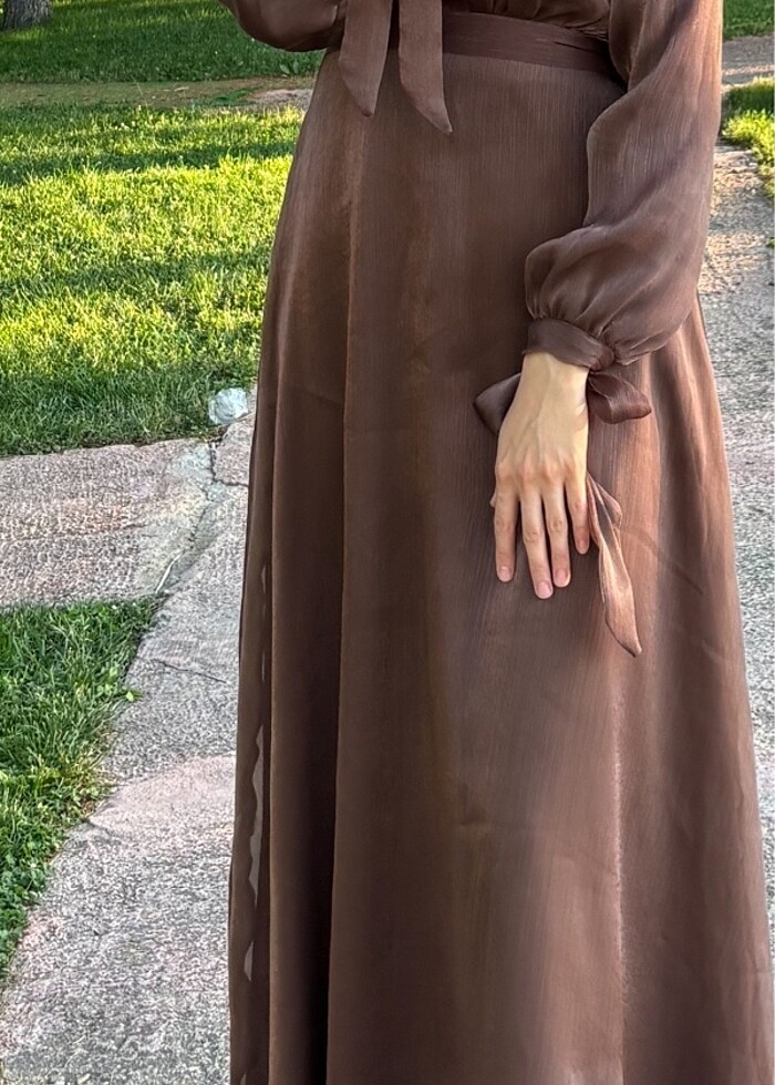 Birgül bektaş kahverengi abiye elbise - Görsel 3