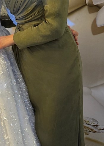 Klasik Şıklıkta Drapeli Uzun Kadın Abiye Elbise - Görsel 2