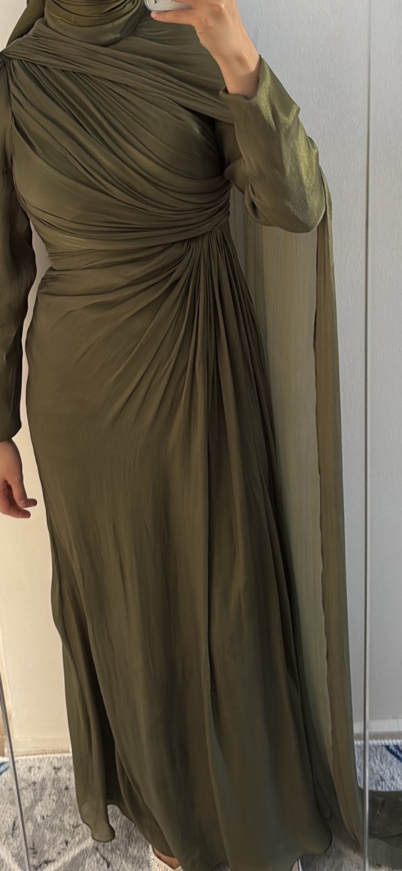 Klasik Şıklıkta Drapeli Uzun Kadın Abiye Elbise - Görsel 3