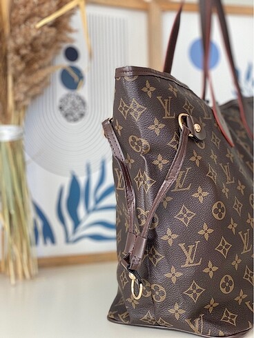 Louis Vuitton LV BÜYÜK KOL ÇANTASI