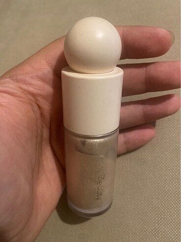RARE BEAUTY Highlighter
