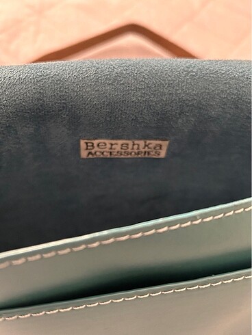  Beden Bershka Postacı Çanta