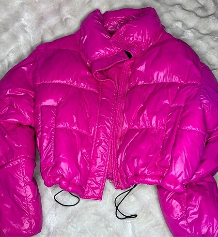 Rengi fuşha pembe