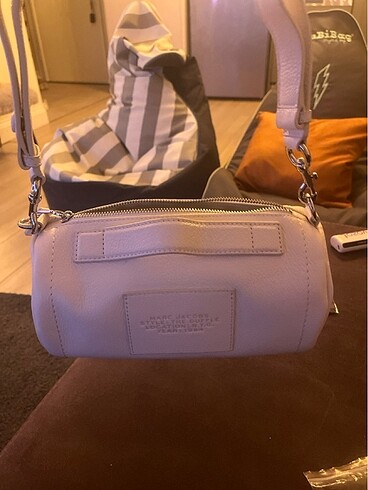 Beden Marc Jacobs The Leather Duffle Bag - serenay çantası