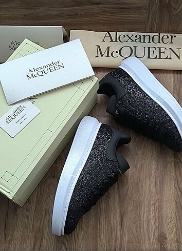 Alexander McQueen Alexander McQueen