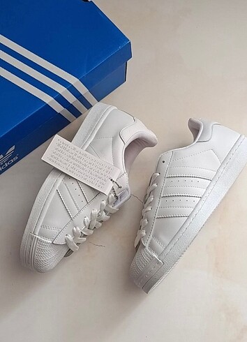 Adidas - Superstar