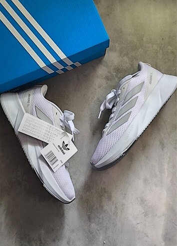38 Beden Adidas - Adizero