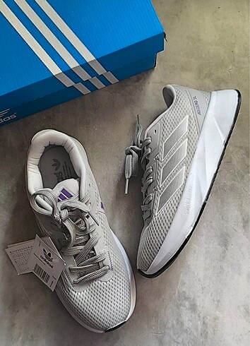 38 Beden Adidas - Adizero