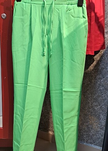 m Beden yeşil Renk Beli lastikli pantolon