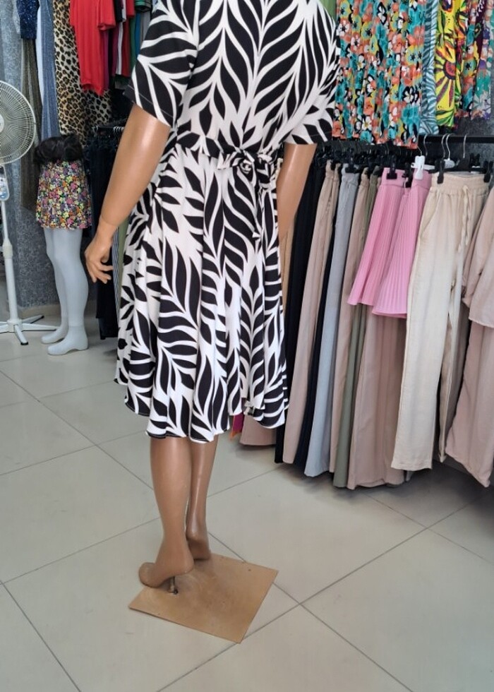 Asimetrik kesim elbise - Görsel 4