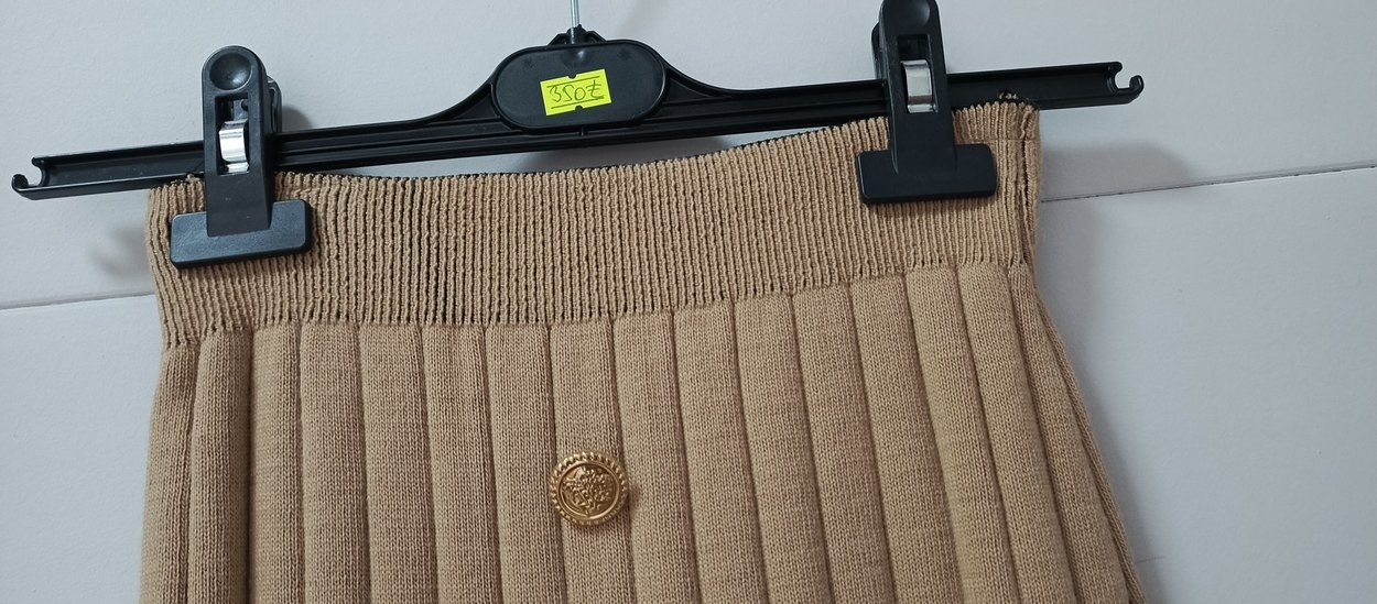 Düğmeli Bej Uzun Triko Etek - Görsel 3