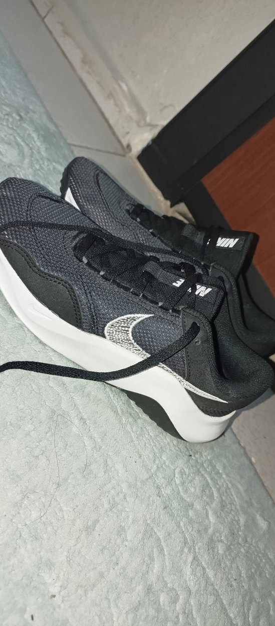 siyah Nike Kadın Spor Ayakkabısı - Görsel 2