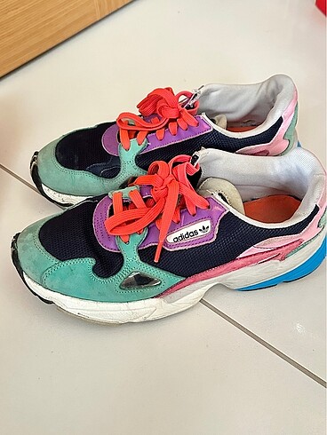 Adidas falcon