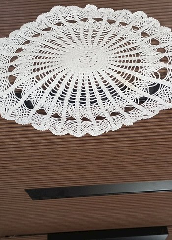 El Örgüsü Beyaz Dantel Masa Örtüsü