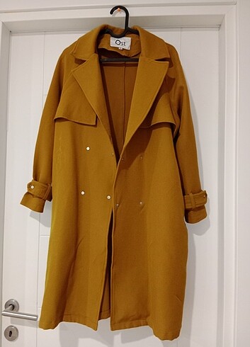 Trench coat 