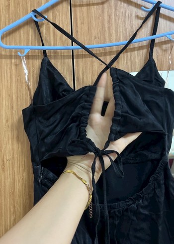 Siyah V Yakalı Uzun saten elbise - Görsel 3