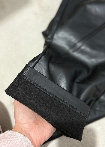 Kadın Siyah Deri Fermuarlı Pantolon - Görsel 2