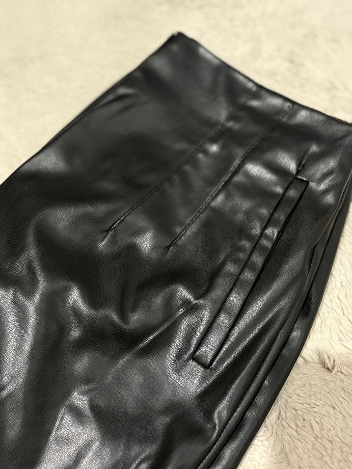 Kadın Siyah Deri Fermuarlı Pantolon - Görsel 3