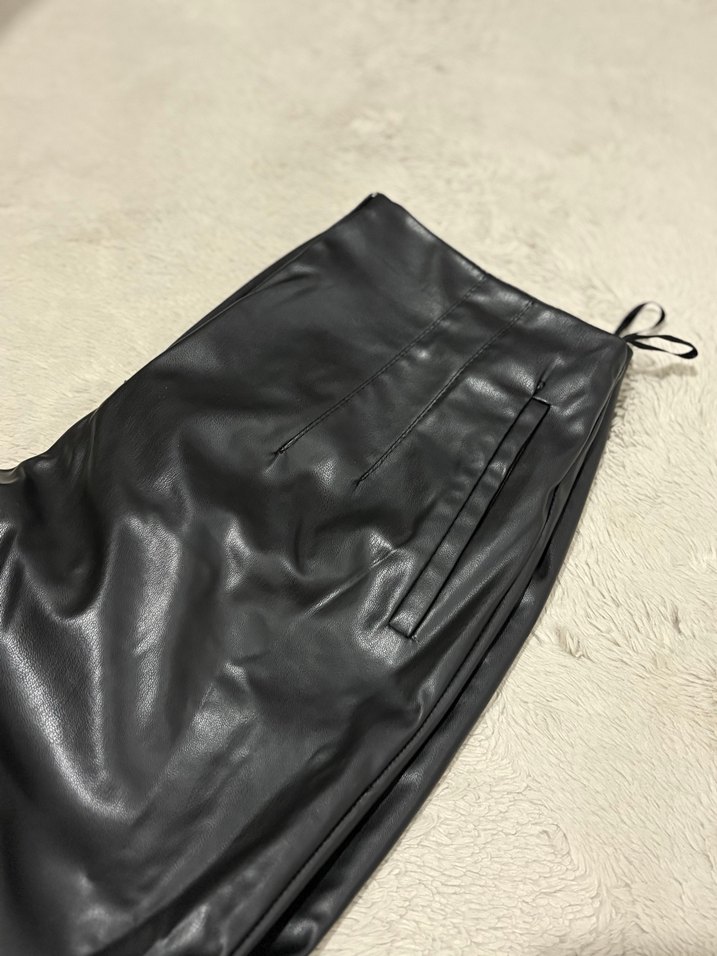 Kadın Siyah Deri Fermuarlı Pantolon - Görsel 4