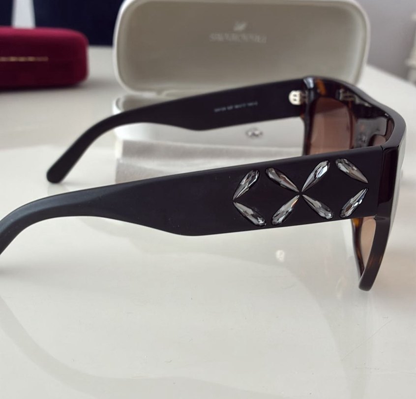 Bej Parlak Kadın Gözlüğü - Swarovski - Görsel 2