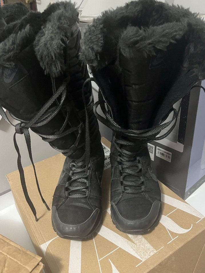 NİKE Siyah Kürklü Kadın çizme - Görsel 2
