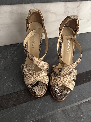 Topuklu ayakkabı - Görsel 2