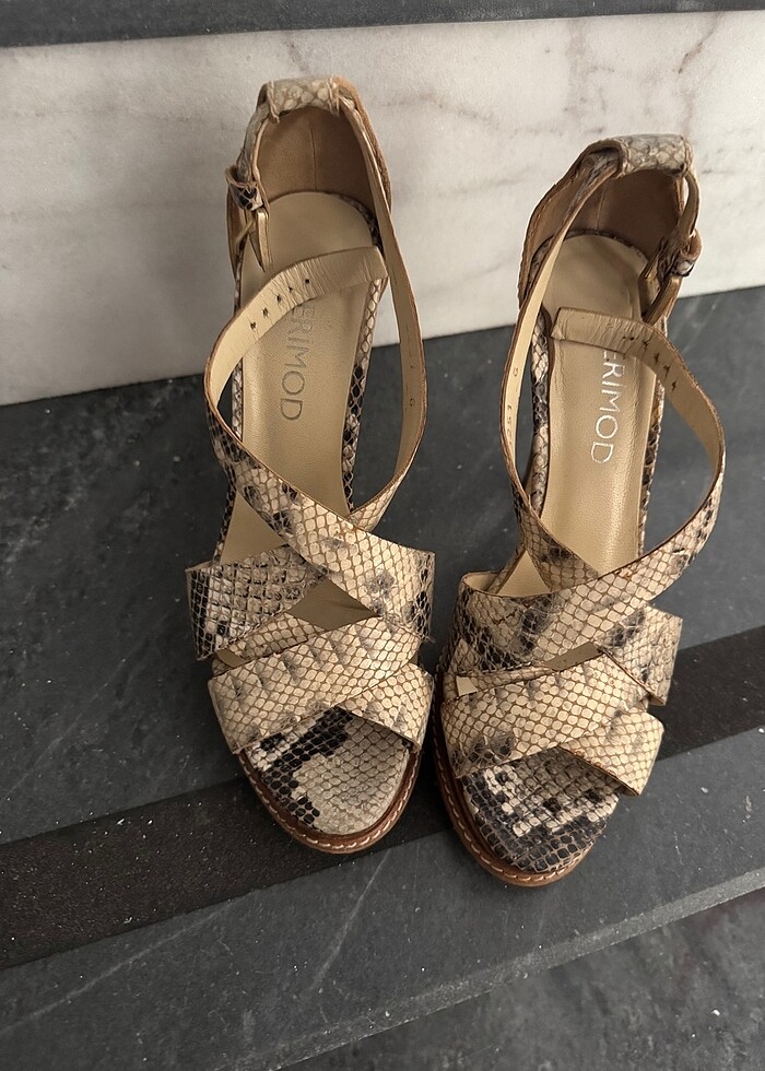 Topuklu ayakkabı - Görsel 2