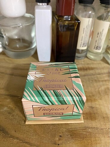 rival love me bronzer