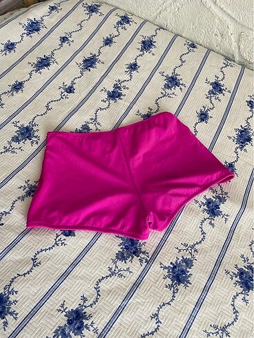 l Beden şortlu bikini altı