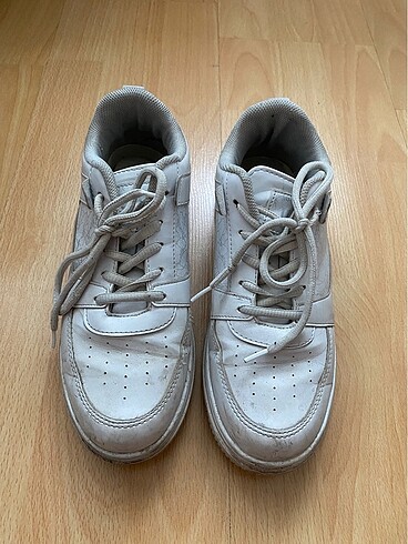 uspa sneaker
