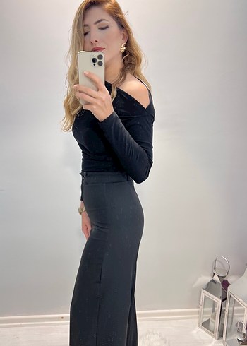 Siyah Yüksek Yakalı Uzun Kollu Ofis Bluzu - Görsel 2