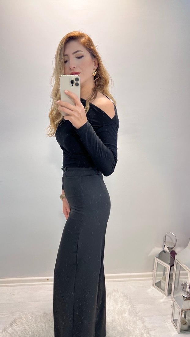 Siyah Uzun Kollu Yüksek Yakalı Kadın Bluz - Görsel 2