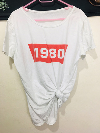 Beyaz tshirt