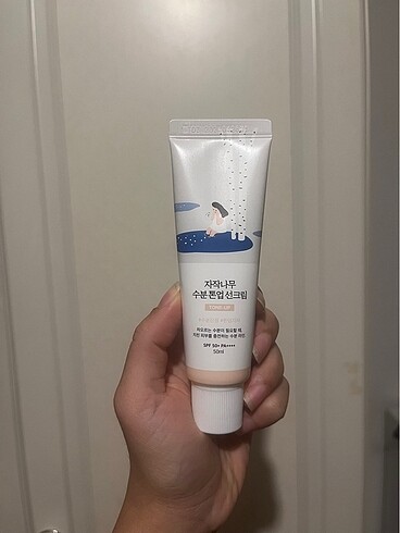 Diğer Round lab birch juice tone up gunes kremi