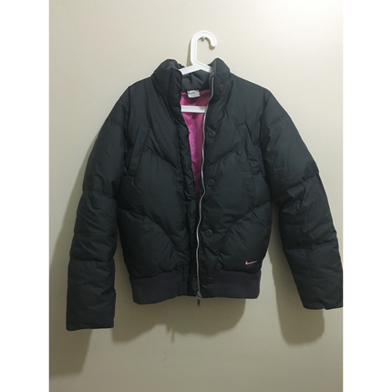 Nike mont